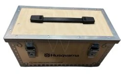 Husqvarna Opbergbox Hout 2x Accu & Lader -Husqvarna Winkel 529475101 4 HUSQVARNA20OPBERGBOX20HOUT202X20BLI20ACCU2020QC20LADER