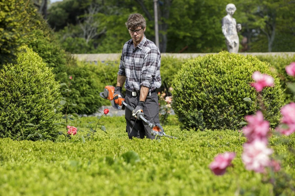 Husqvarna 520ihe3 Heggenschaar Actie 9 Husqvarna 520ihe3 Heggenschaar Actie - Afbeelding 7