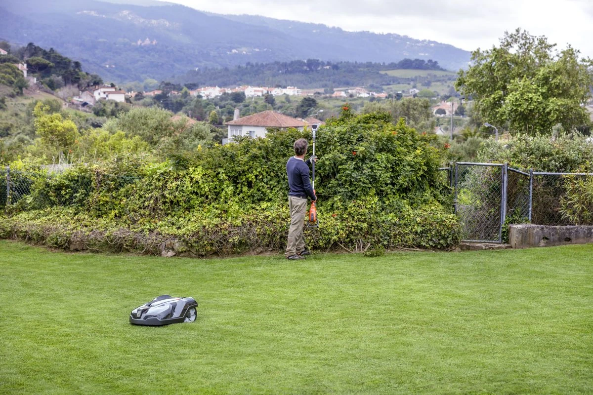 Husqvarna 520ihe3 Heggenschaar Actie 11 Husqvarna 520ihe3 Heggenschaar Actie - Afbeelding 9