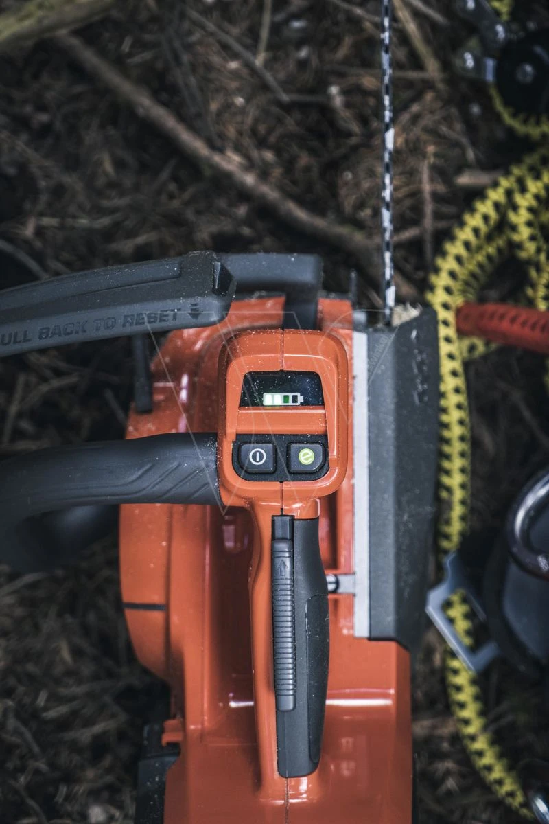 Husqvarna T540i Xp Accu Zaag 35cm (2023) 6 Husqvarna T540i Xp Accu Zaag 35cm (2023) - Afbeelding 4